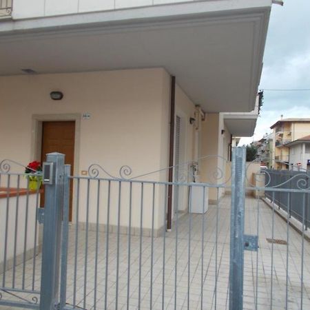 Appartamento piano terra San Benedetto del Tronto Esterno foto